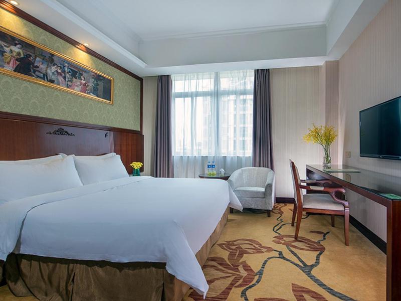 Vienna Hotel Shiqiao Metro Station Guangzhou Buitenkant foto